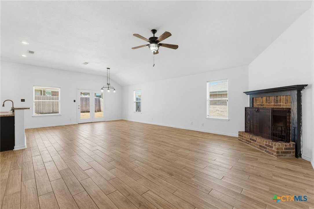 2604 Montague County Dr - Photo 2 of 15