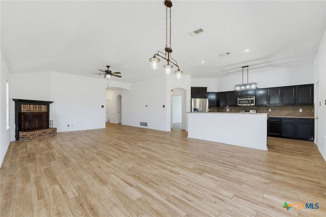 2604 Montague County Dr - Photo 3 of 15