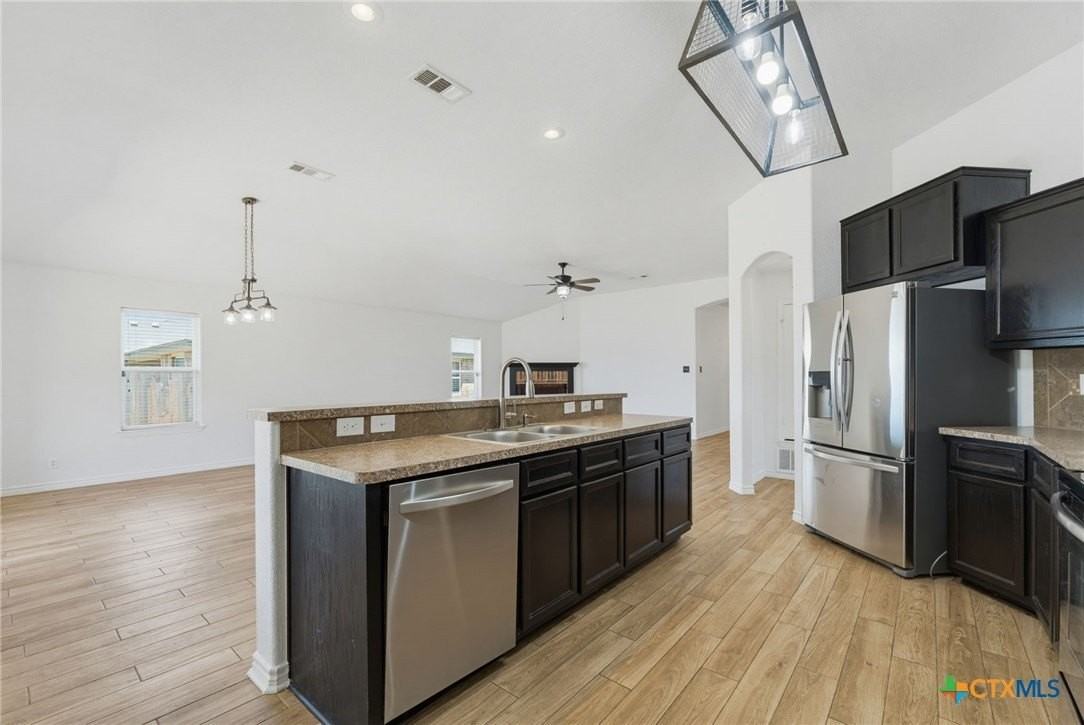 2604 Montague County Dr - Photo 5 of 15