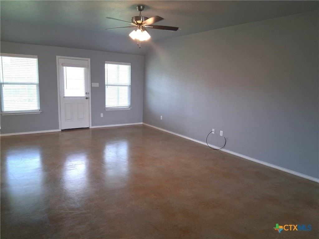 3010 Privet Dr - Photo 3 of 19