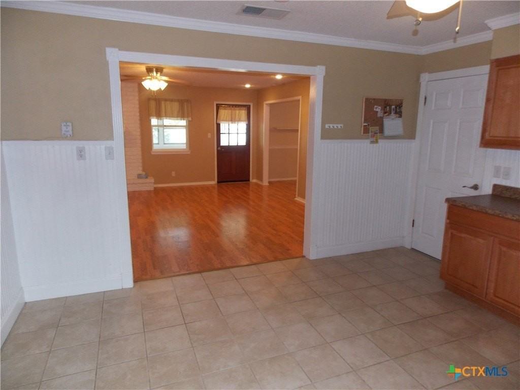 1309 Azalea Ln - Photo 6 of 27