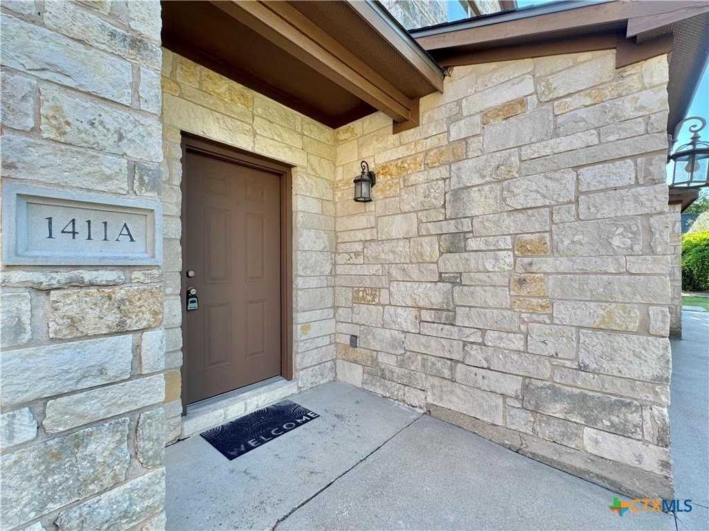 1411 Bergin Ct - Photo 3 of 37