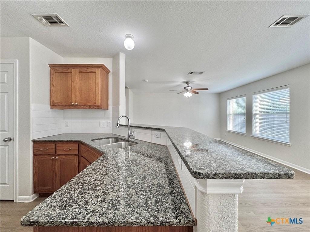1411 Bergin Ct - Photo 4 of 37