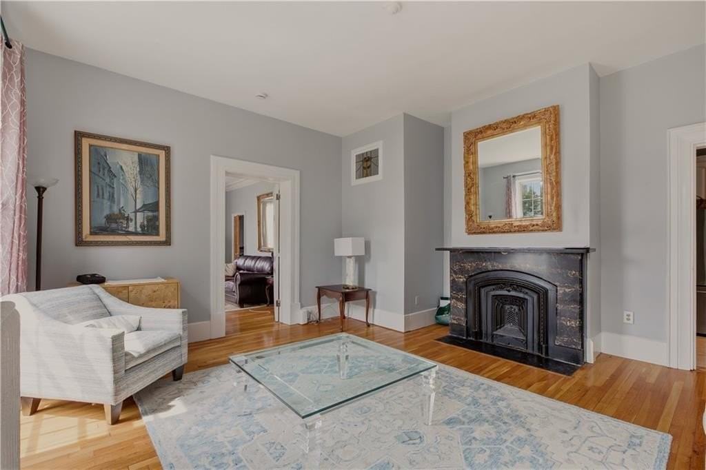 92 Pelham St #1 - Photo 3 of 30