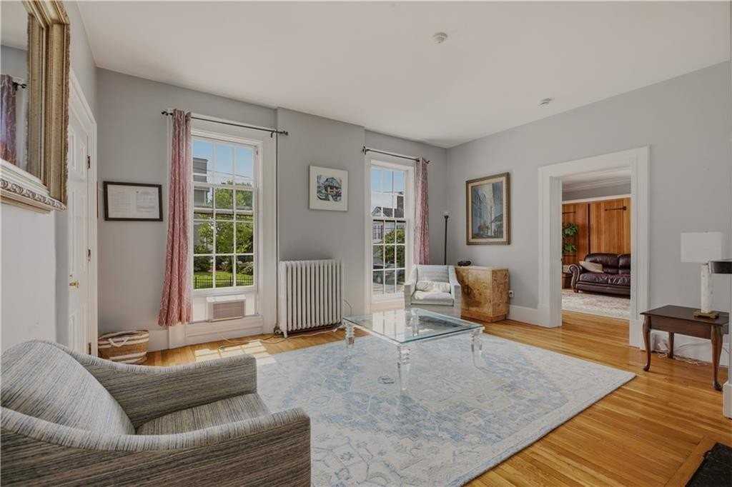 92 Pelham St #1 - Photo 4 of 30