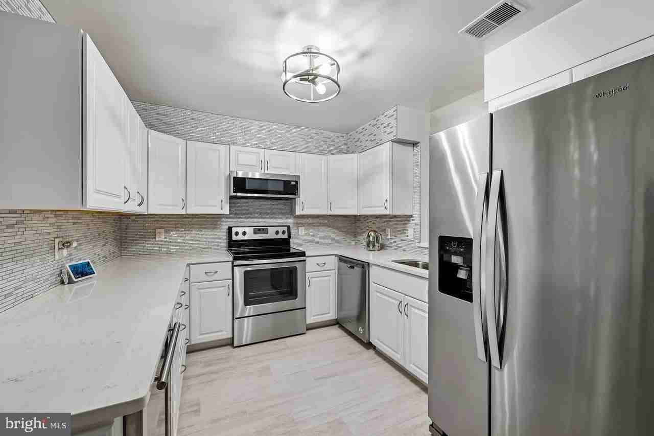 73 Hawthorne Ct Ne #73 - Photo 3 of 14