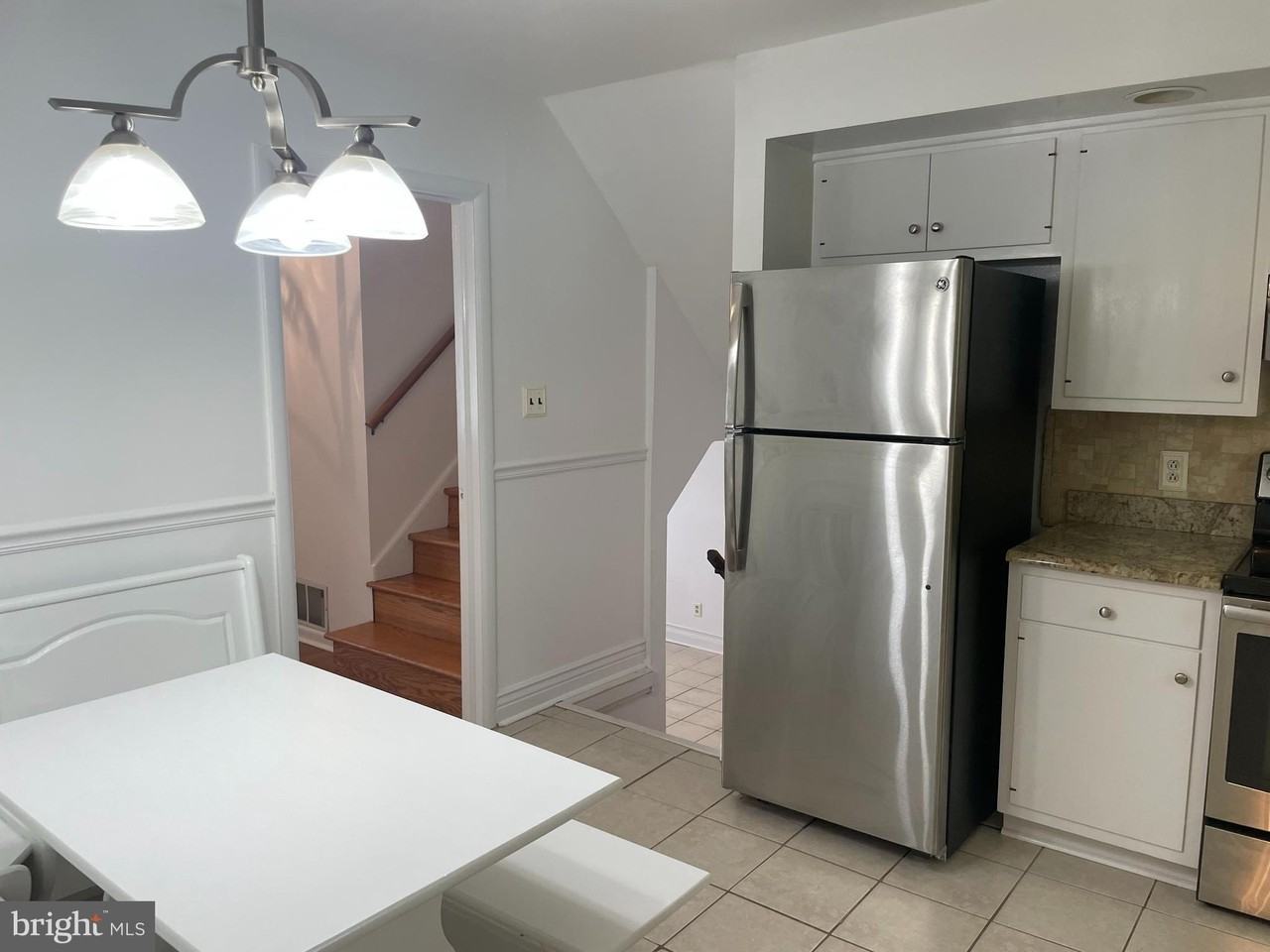 202 Alders Dr - Photo 4 of 19