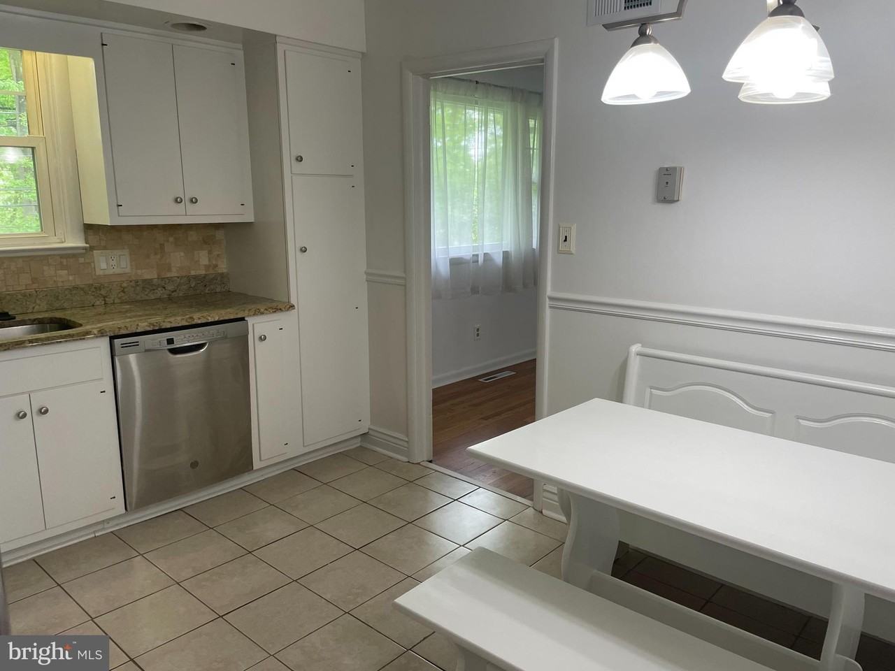 202 Alders Dr - Photo 5 of 19