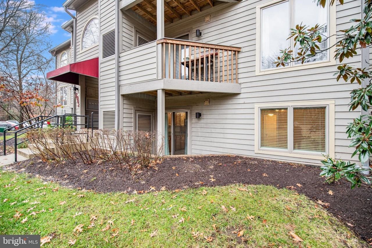 2002 Quay Village Ct #T1 - Photo 2 of 23