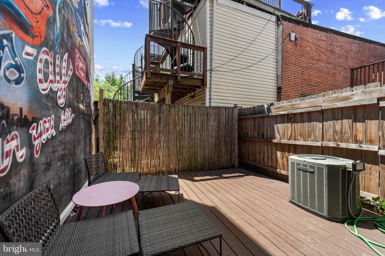 1106 William St - Photo 7 of 39