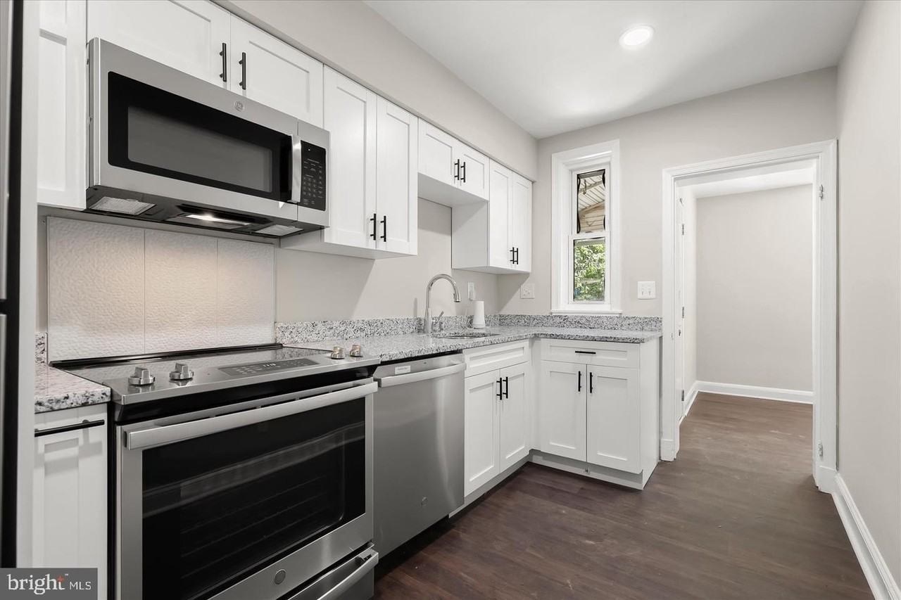 4015 Duvall Ave - Photo 4 of 24