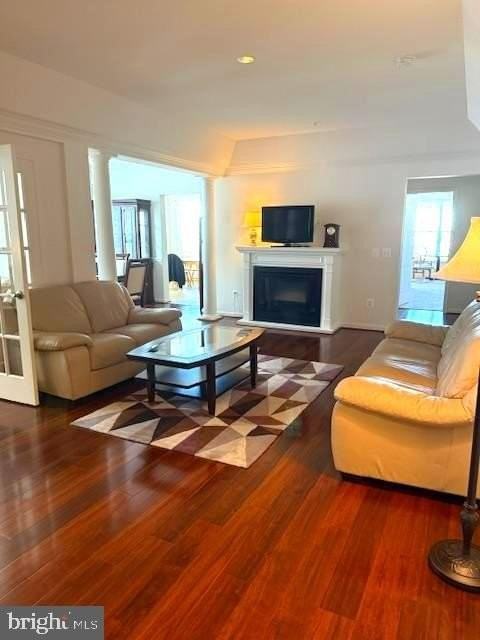 7401 Travertine Dr #302 - Photo 5 of 35