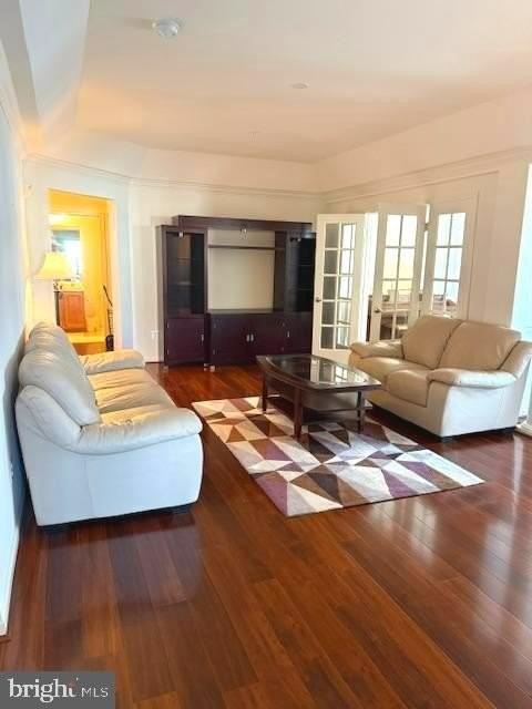 7401 Travertine Dr #302 - Photo 6 of 35