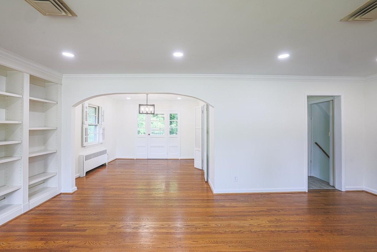 2302 Farringdon Rd - Photo 5 of 19