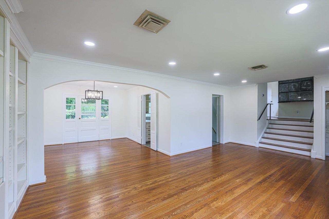 2302 Farringdon Rd - Photo 6 of 19