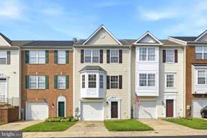 featured image of 2562 Woodland Pl