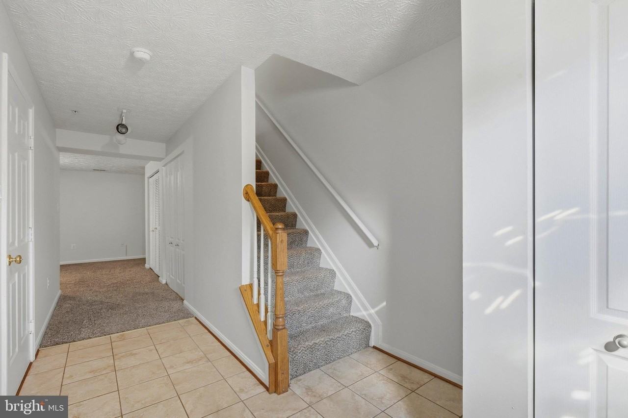 2562 Woodland Pl - Photo 4 of 44