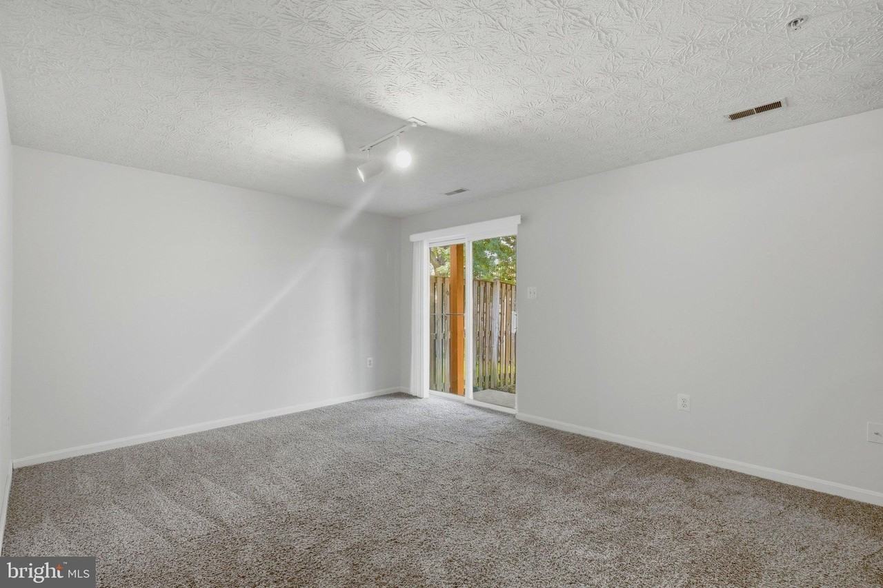 2562 Woodland Pl - Photo 5 of 44