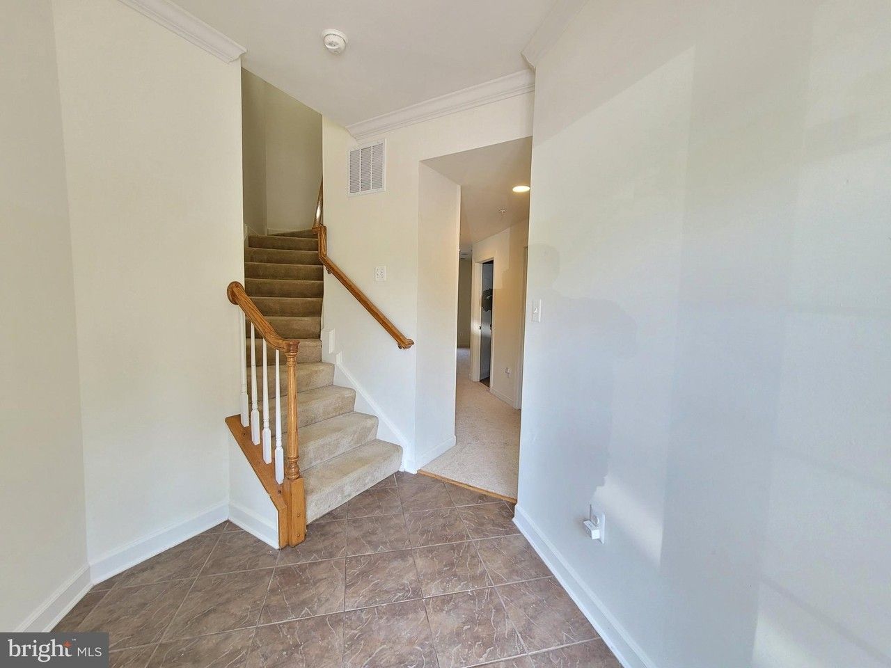 4066 Finsbury Ln - Photo 3 of 19