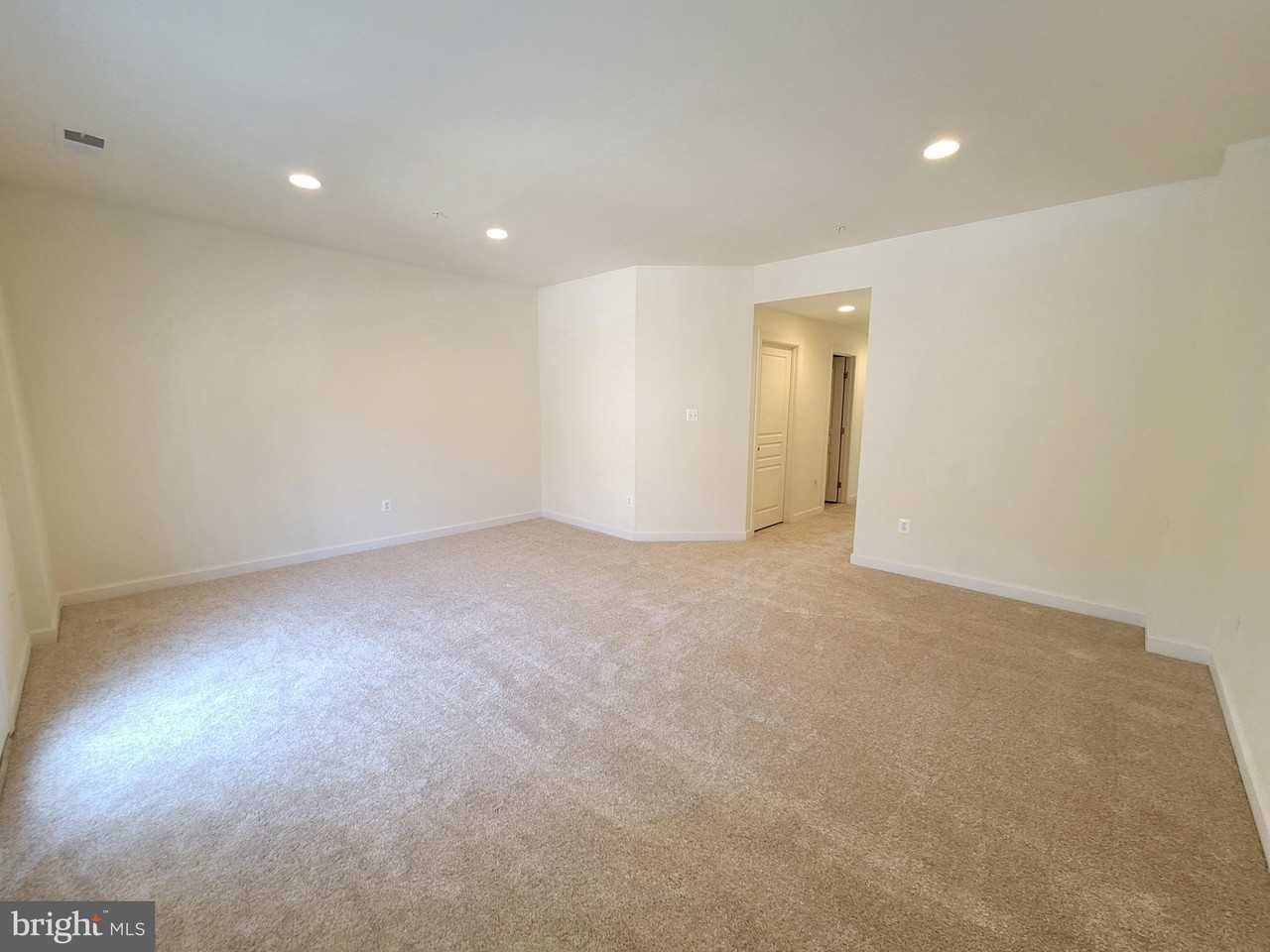 4066 Finsbury Ln - Photo 4 of 19