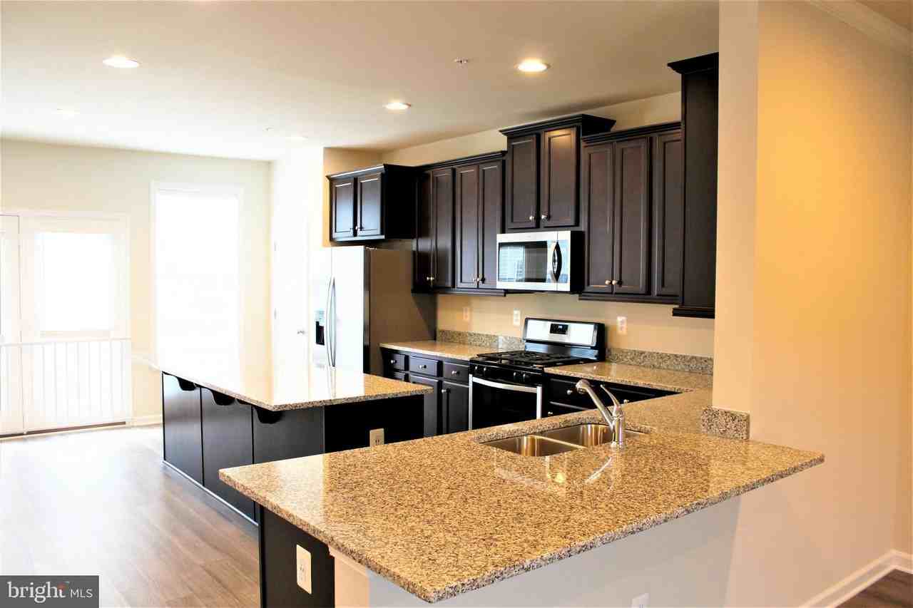 6050 Krantz Dr - Photo 3 of 23