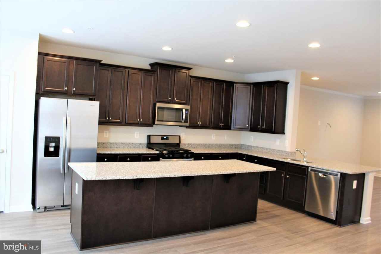6050 Krantz Dr - Photo 4 of 23