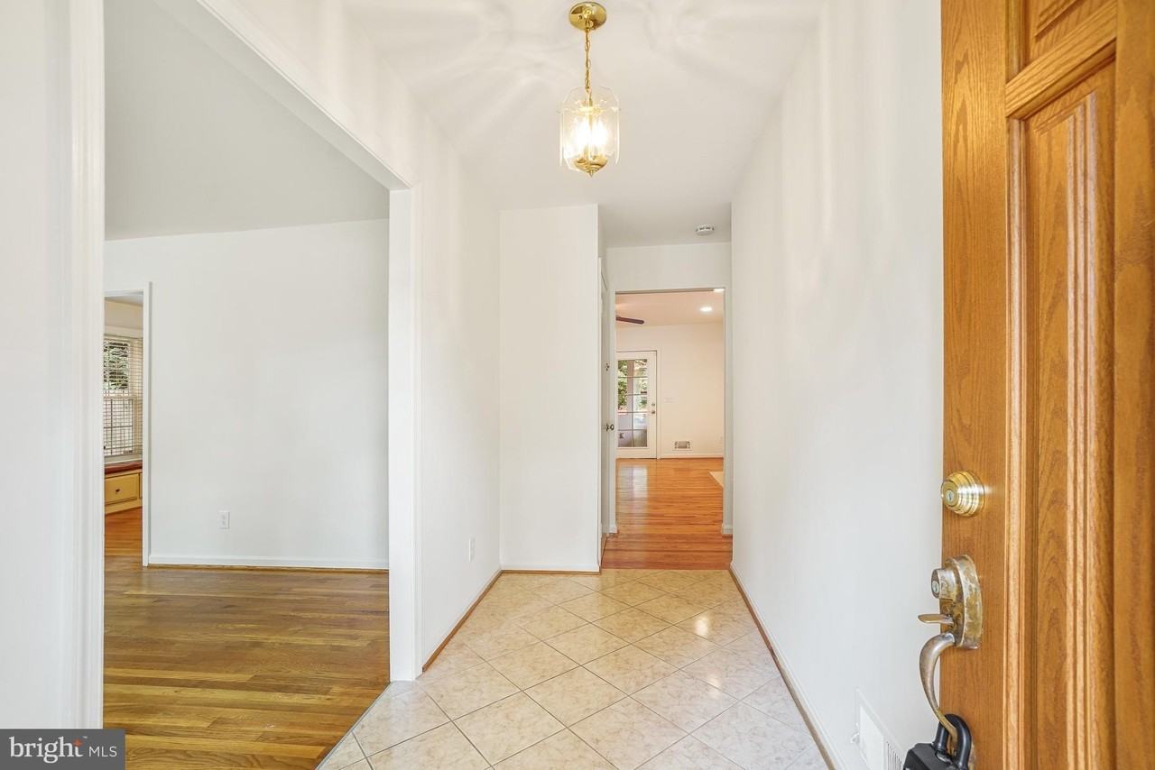 12027 Devilwood Dr - Photo 3 of 30