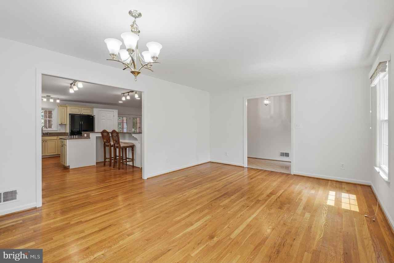12027 Devilwood Dr - Photo 6 of 30