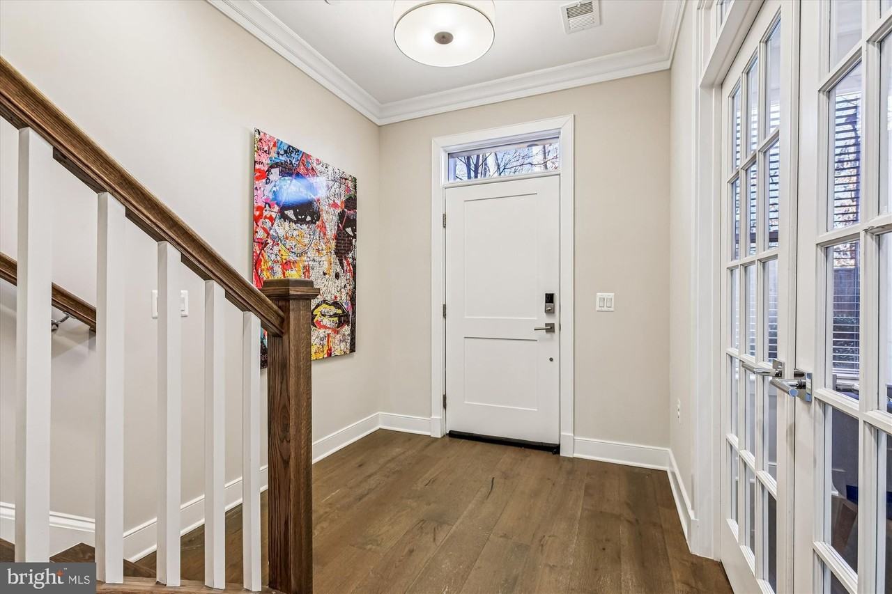 10340 Grosvenor Pl - Photo 4 of 50