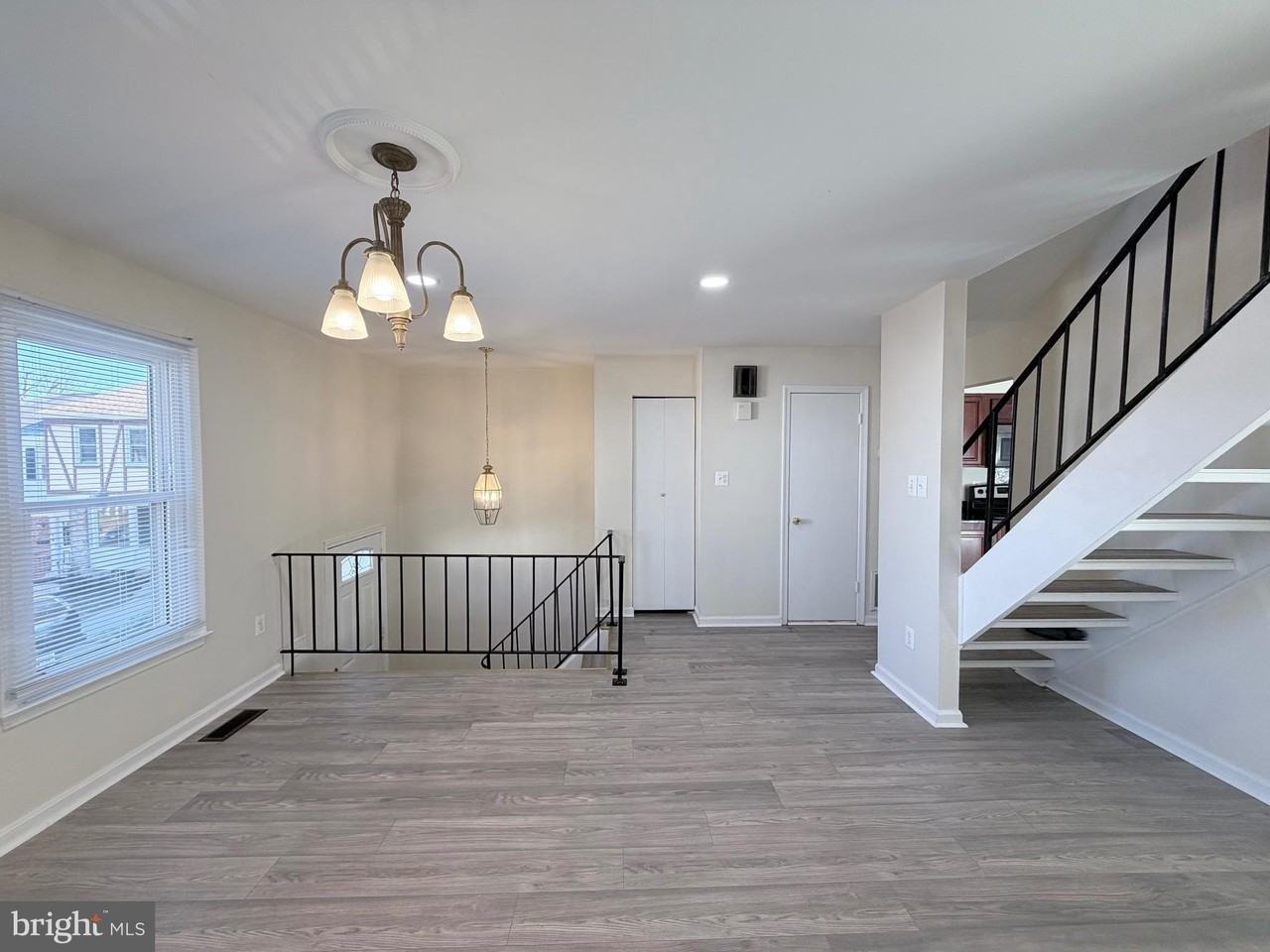 4054 Hanson Oaks Dr - Photo 2 of 39