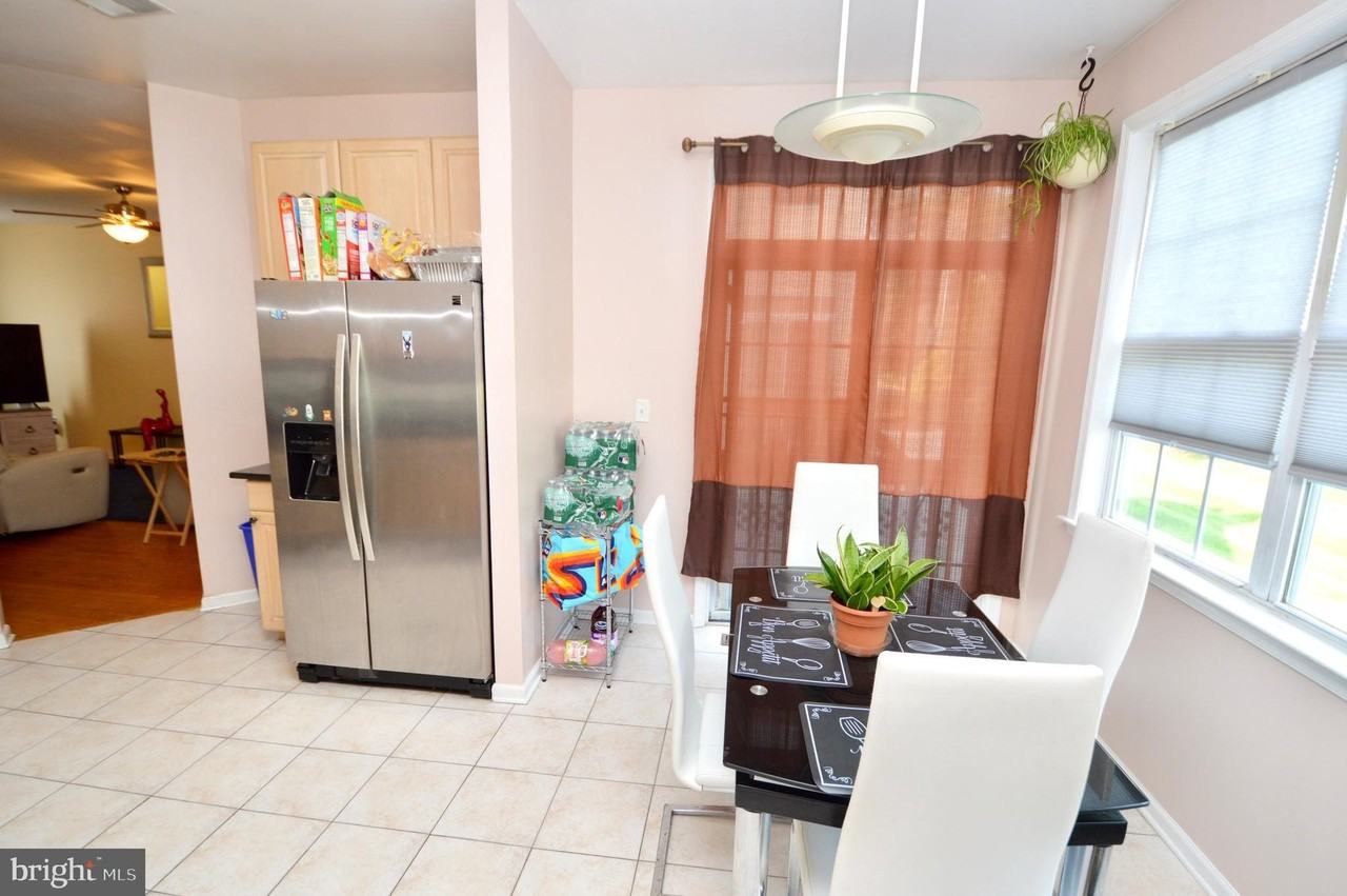 11 Wordsworth Ct - Photo 5 of 19