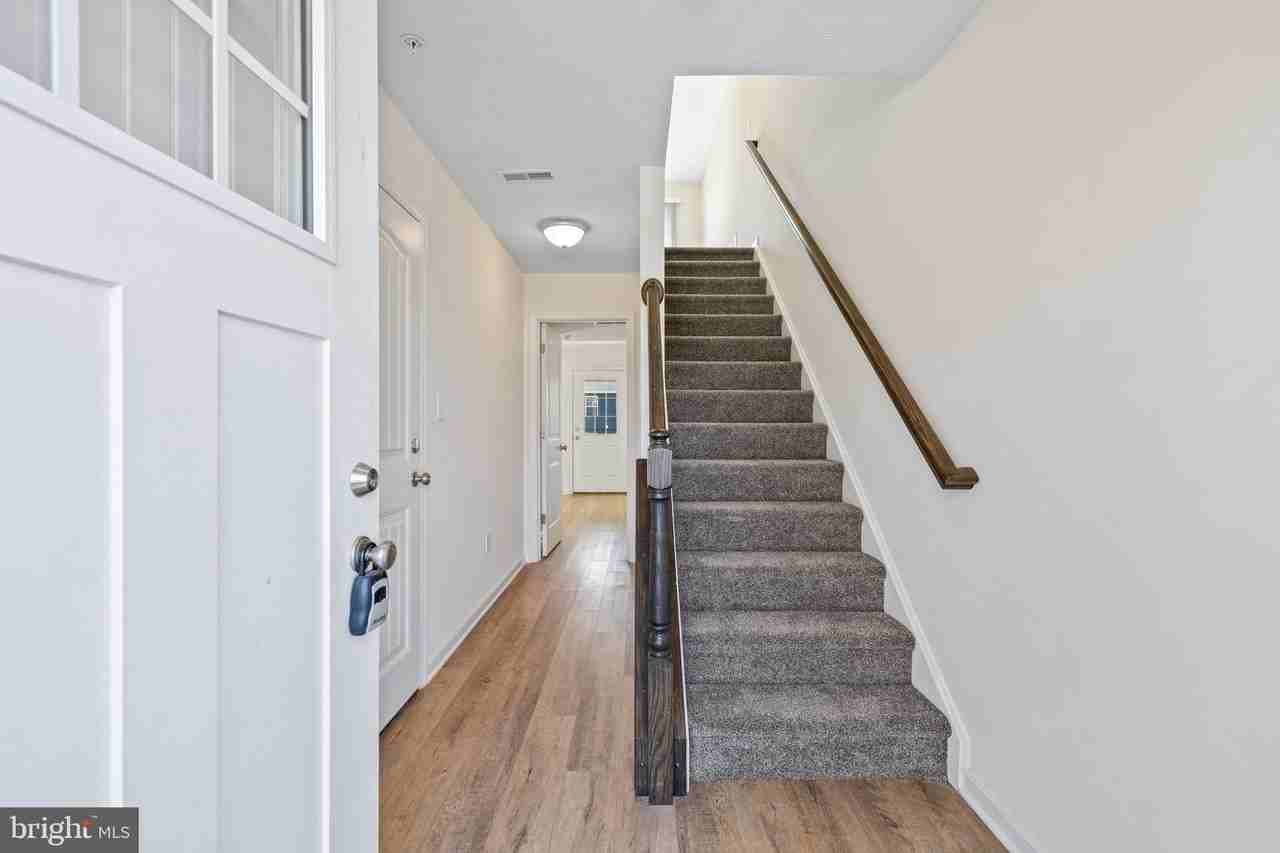 14 Heath Cir - Photo 2 of 26