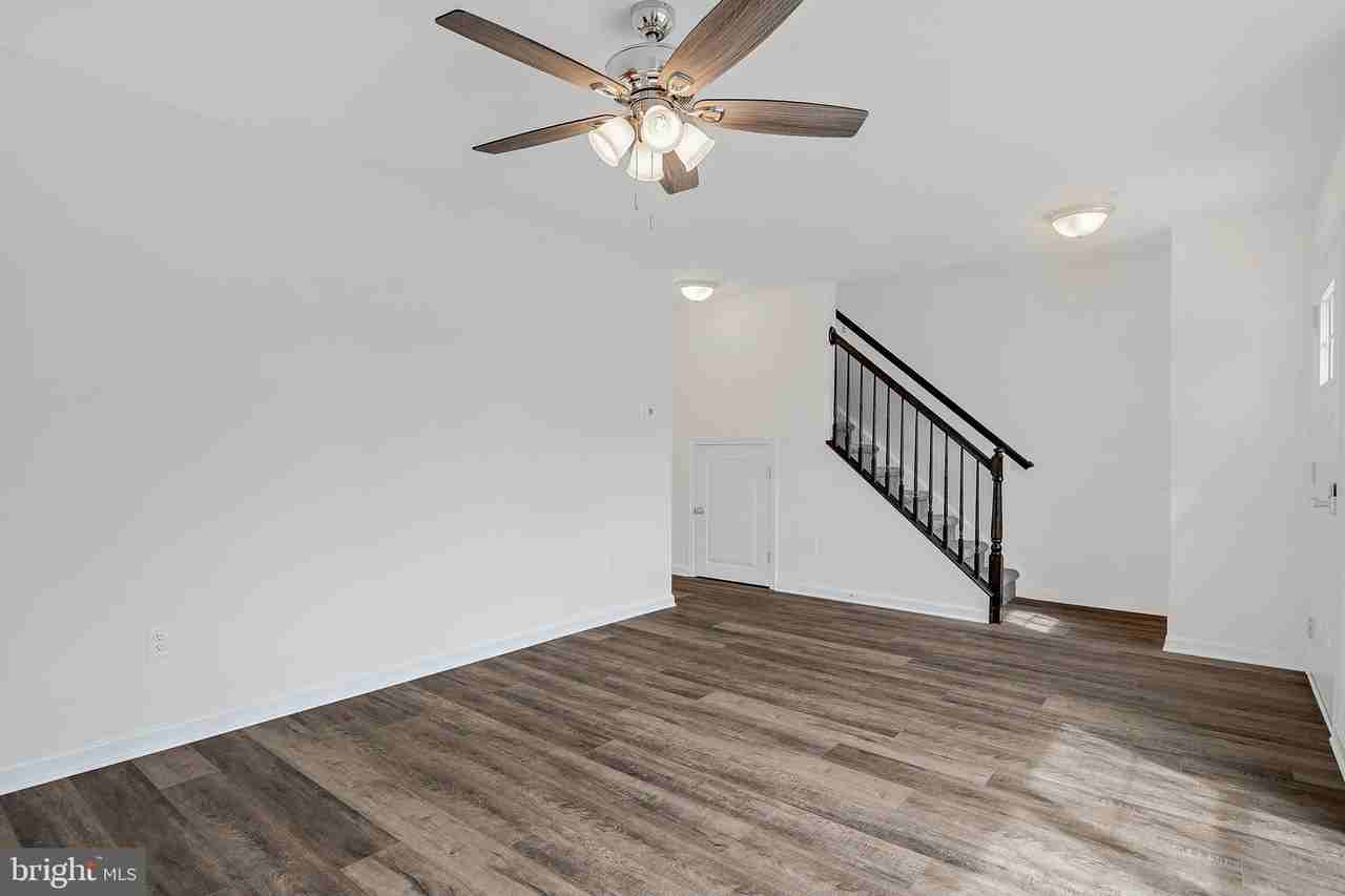24 Laurel Way - Photo 4 of 19
