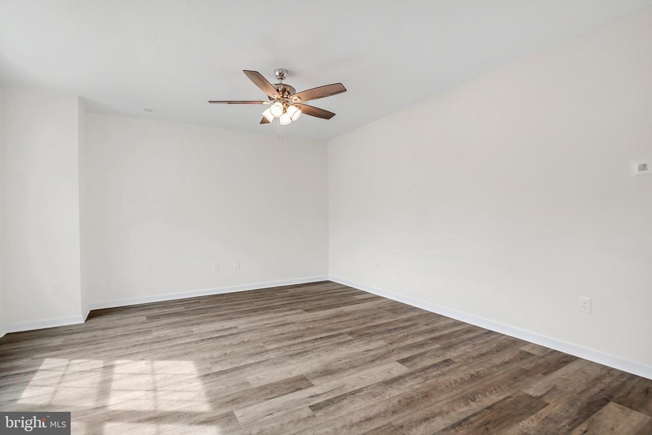 24 Laurel Way - Photo 5 of 19