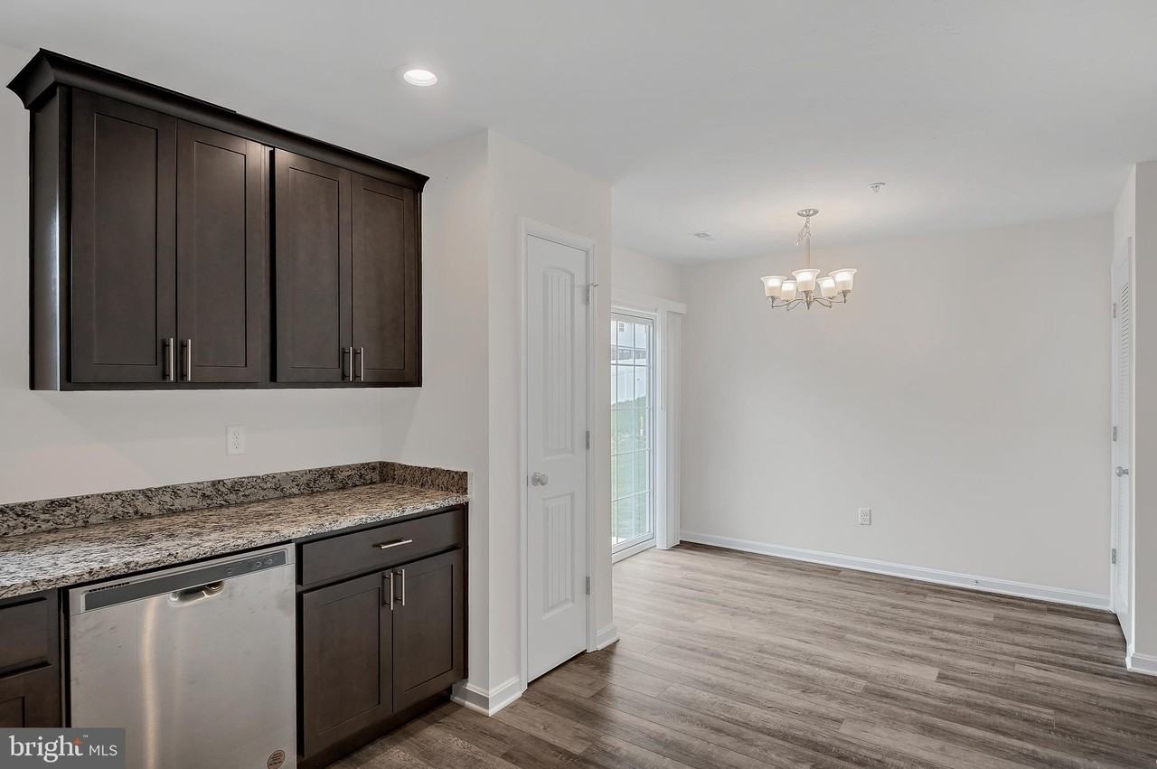24 Laurel Way - Photo 7 of 19