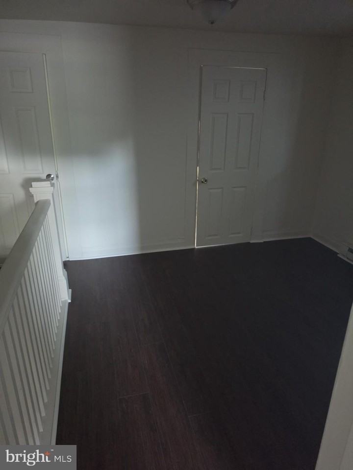243 E Valley Rd - Photo 6 of 12