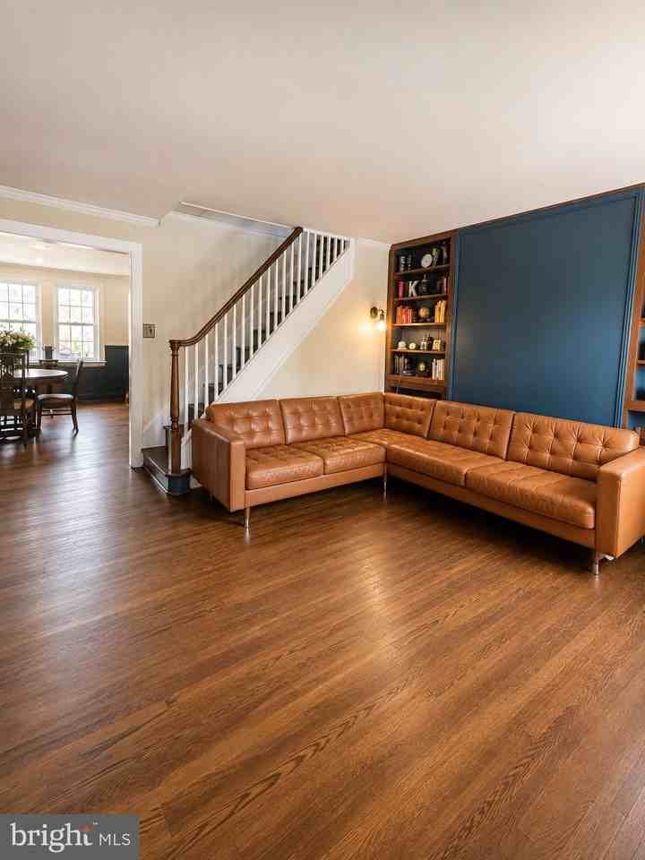 321 4th Ave - Photo 5 of 33