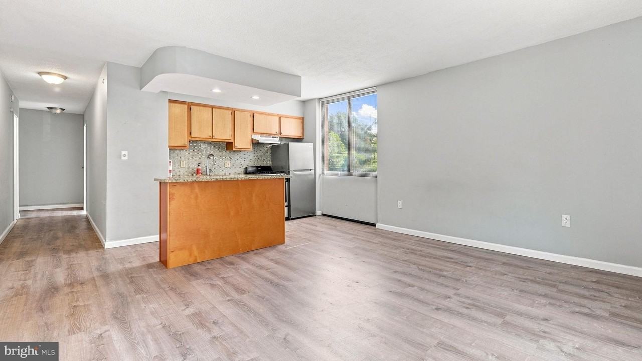 801 Yale Ave #104 - Photo 2 of 13