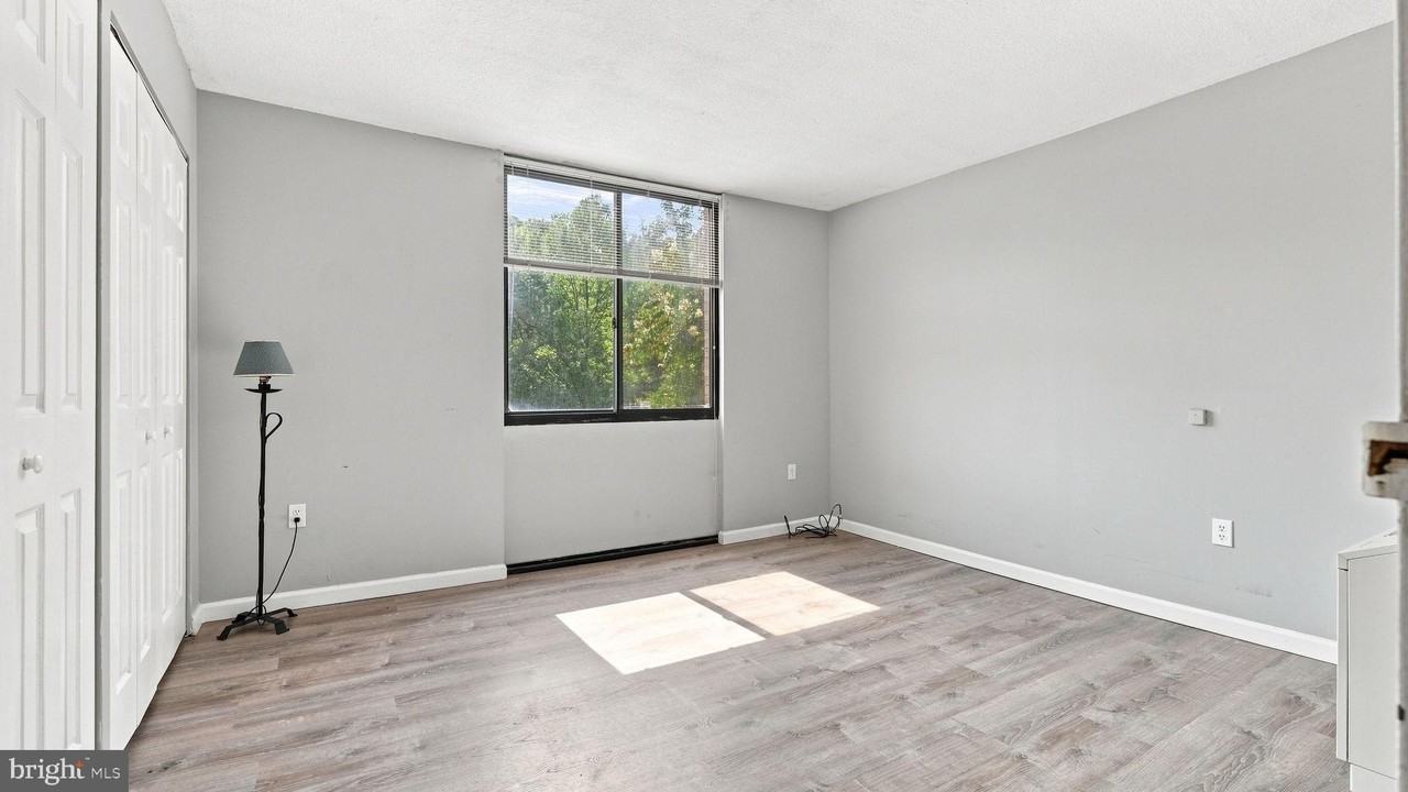 801 Yale Ave #104 - Photo 7 of 13