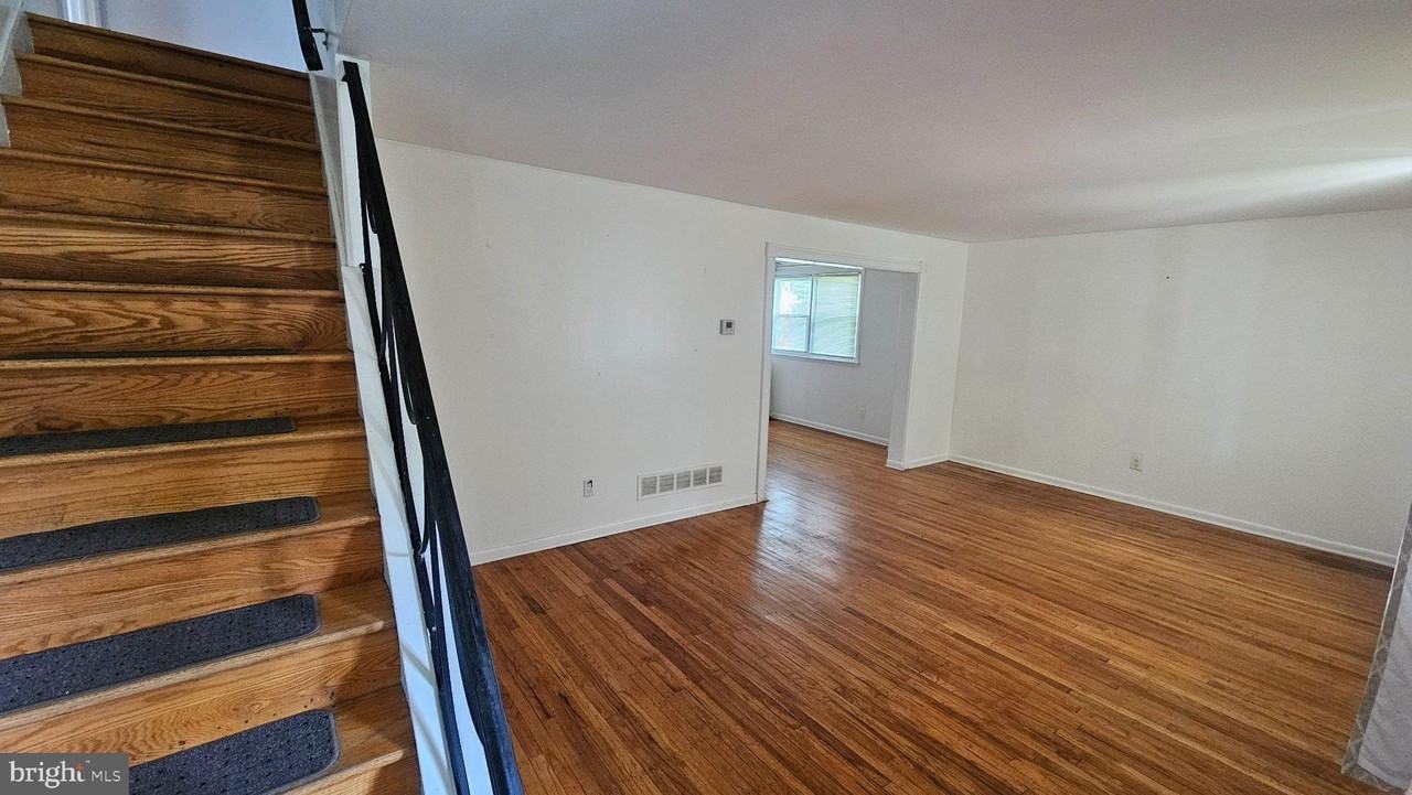 328 Rees Dr - Photo 6 of 44