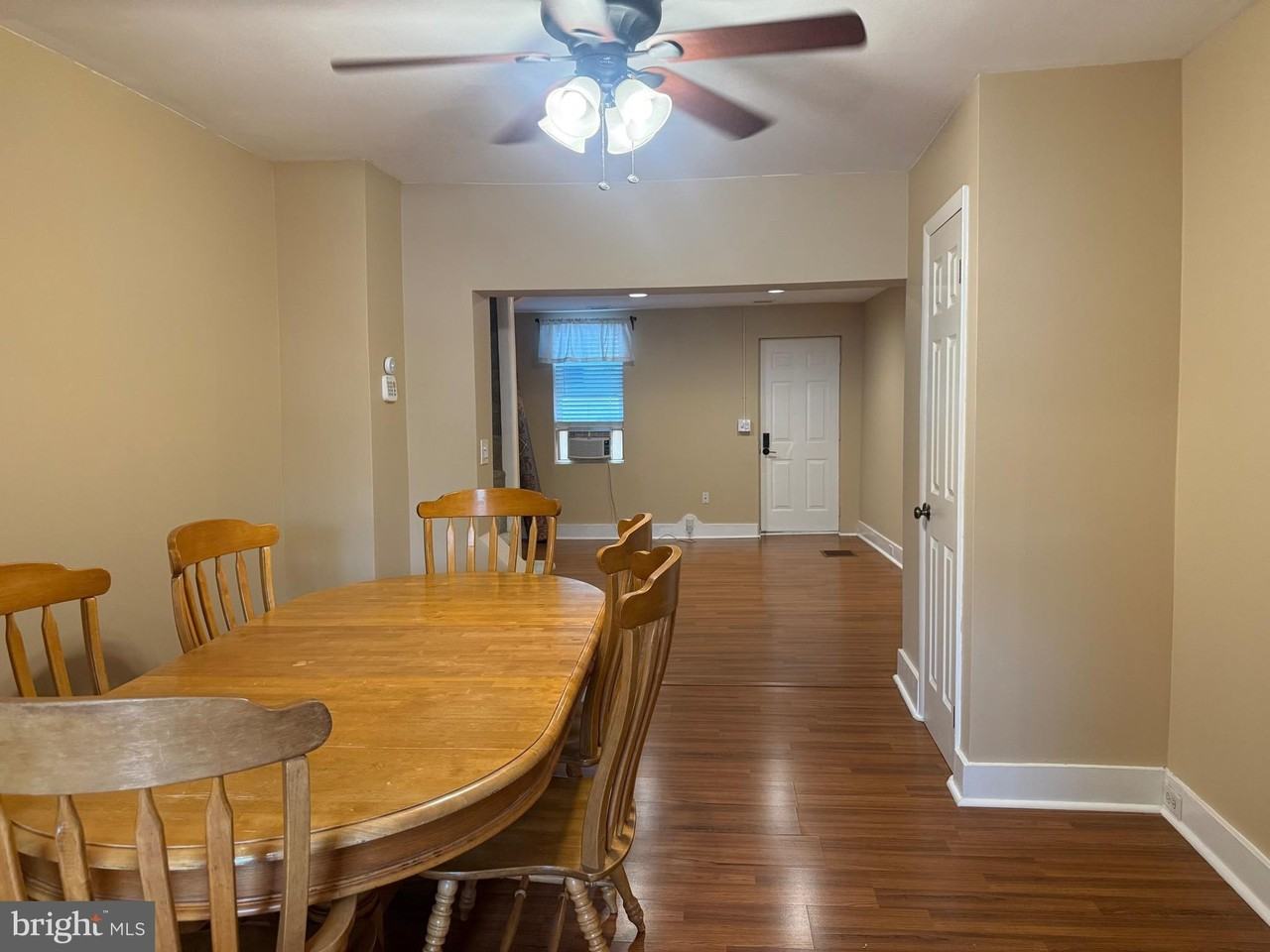 367 E Hector St - Photo 4 of 35