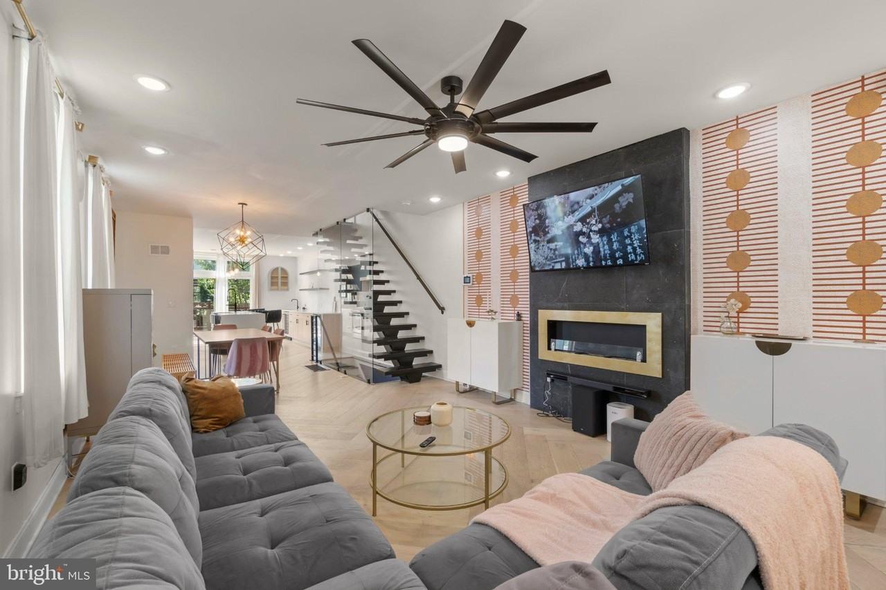 426 W Winona St - Photo 5 of 35