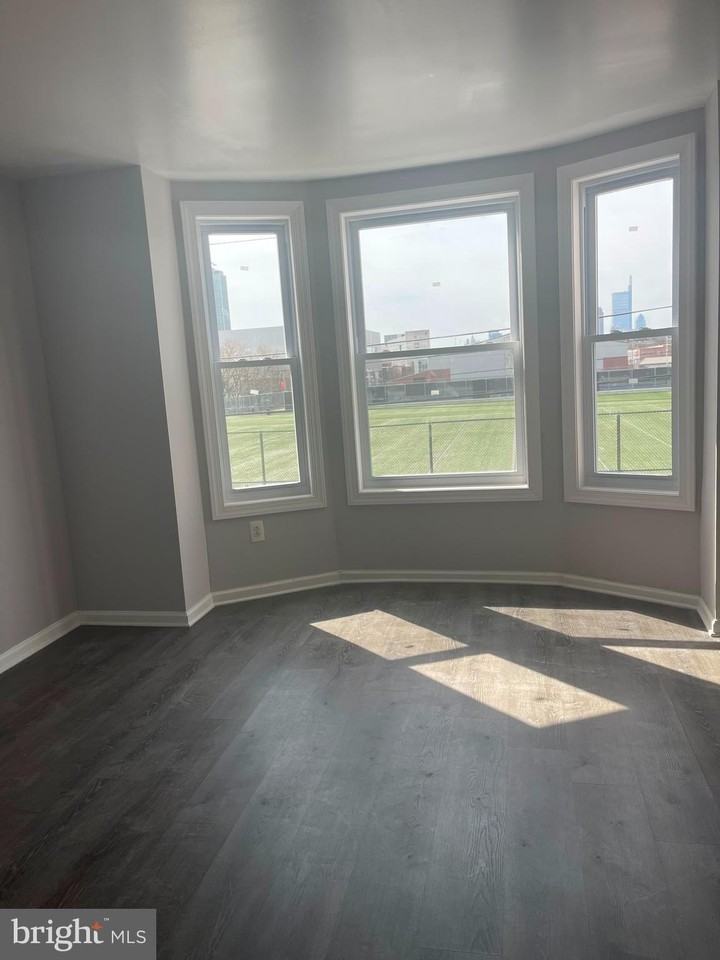 1517 W Norris St #3rdFL - Photo 5 of 7