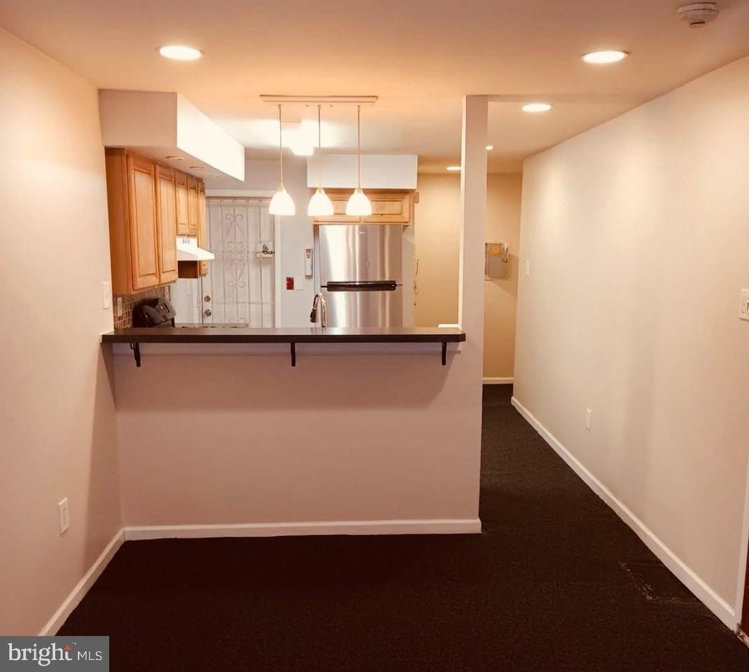 1732 W Diamond St #1 - Photo 2 of 7