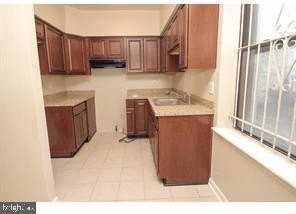 1734 W Diamond St #2 - Photo 7 of 33
