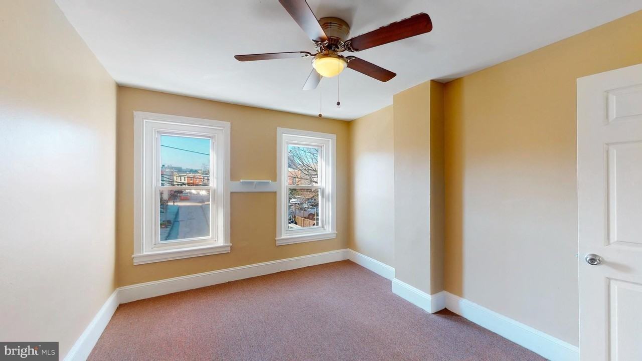 3927 Warren St - Photo 6 of 15