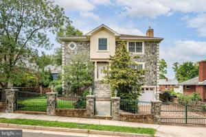 featured image of 2138 Patrick Henry Dr