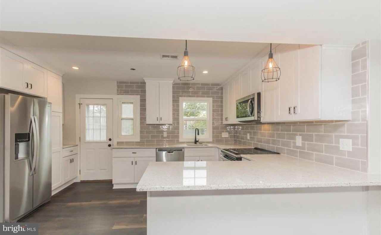 308 S Veitch St - Photo 3 of 23