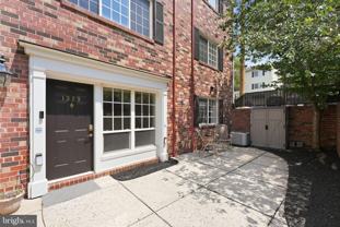 1329 N Van Dorn St - Photo 1 of 1
