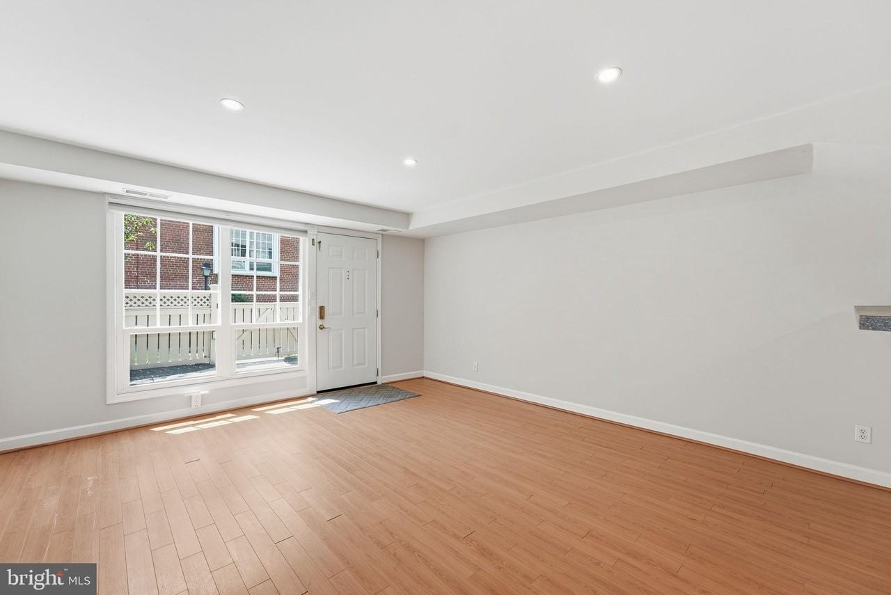 1329 N Van Dorn St - Photo 3 of 25